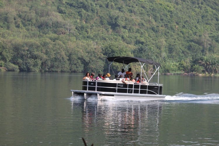Helgard Africa - Tours - Boat trip on Volta